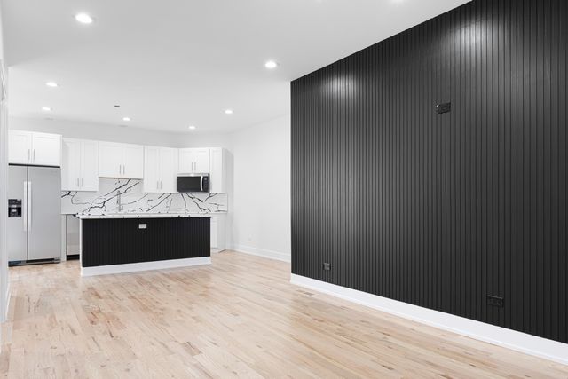 6627 S Saint Lawrence Avenue, Chicago, IL 60637
