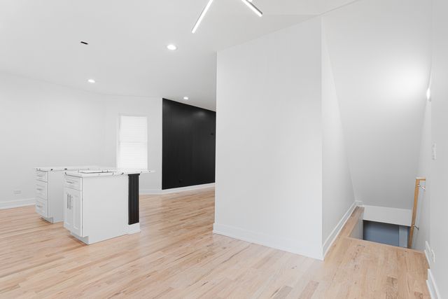 6627 S Saint Lawrence Avenue, Chicago, IL 60637