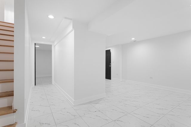 6627 S Saint Lawrence Avenue, Chicago, IL 60637