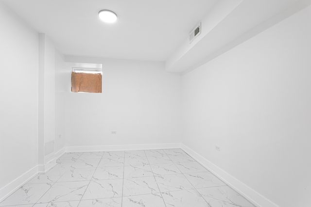 6627 S Saint Lawrence Avenue, Chicago, IL 60637
