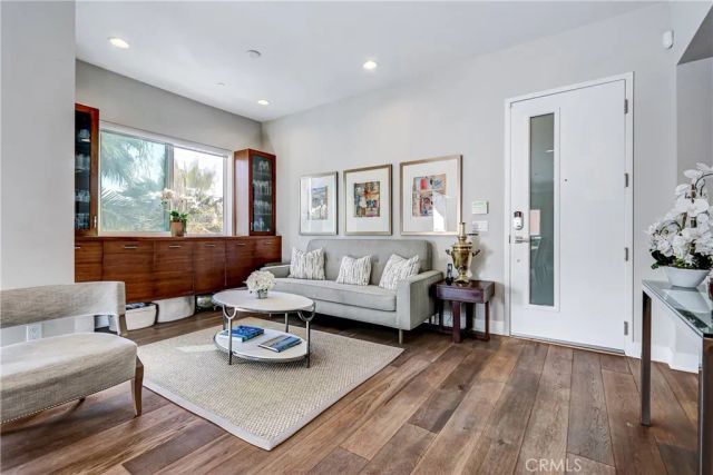 12468 Osprey 2, Playa Vista, CA 90094