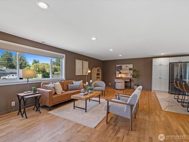 18014 110th Place SE, Renton, WA 98055