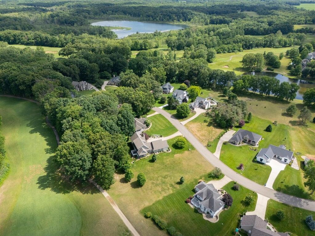 29236 Heritage Lane, Paw Paw, MI 49079