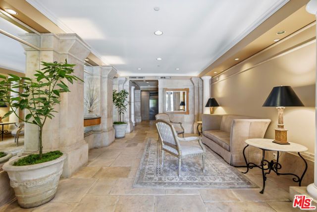 128 N Swall Drive 108, Los Angeles, CA 90048