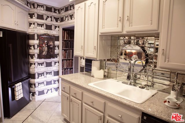 128 N Swall Drive 108, Los Angeles, CA 90048