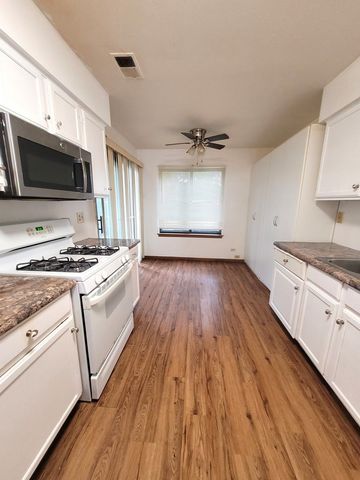 9303 Montgomery Drive 154, Orland Park, IL 60462