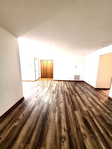 9303 Montgomery Drive 154, Orland Park, IL 60462