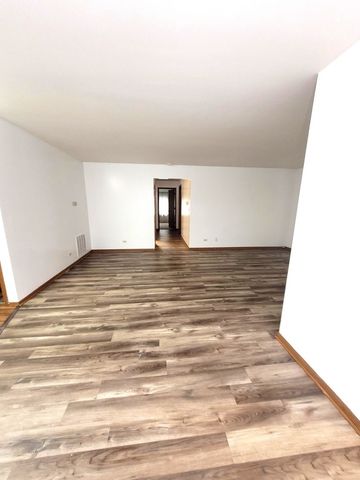 9303 Montgomery Drive 154, Orland Park, IL 60462