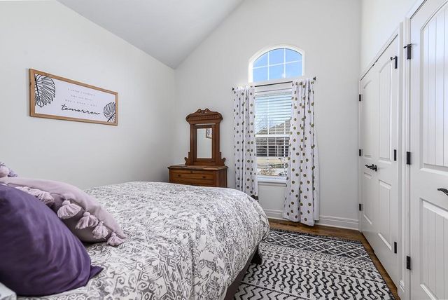 6988 141st Street, Basehor, KS 66007