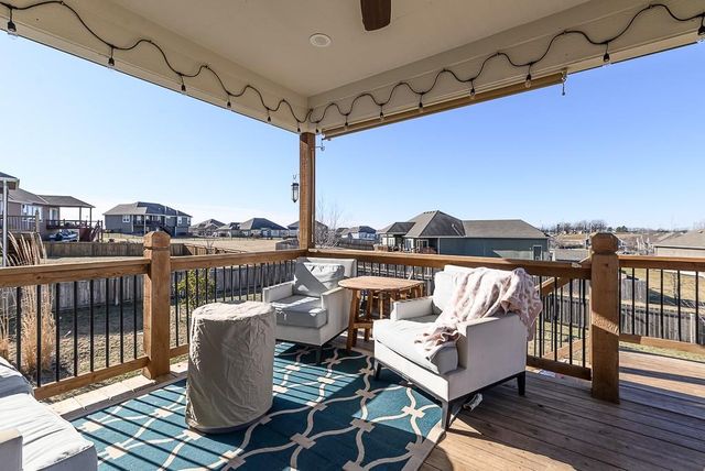 6988 141st Street, Basehor, KS 66007