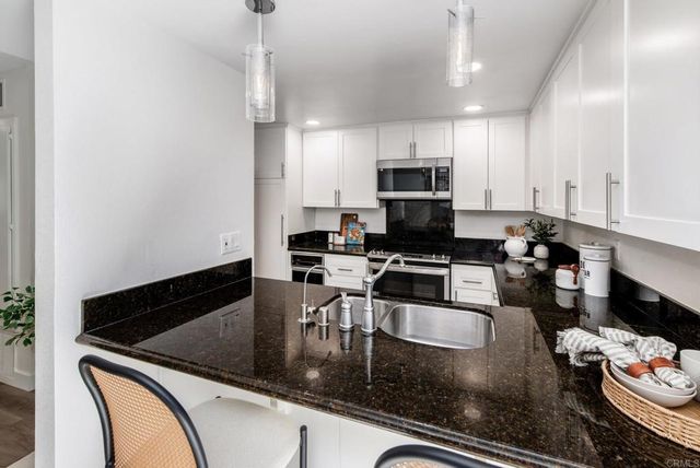 4084 Crystal Dawn Lane 105, San Diego, CA 92122