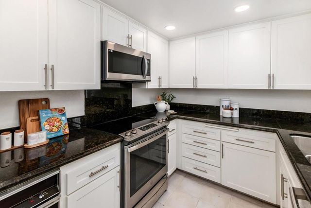 4084 Crystal Dawn Lane 105, San Diego, CA 92122