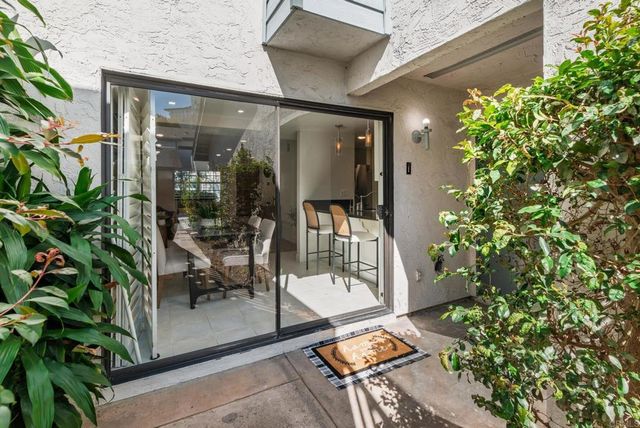 4084 Crystal Dawn Lane 105, San Diego, CA 92122