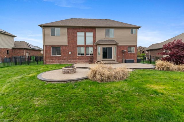 19462 Elkhound Road, Macomb, MI 48044