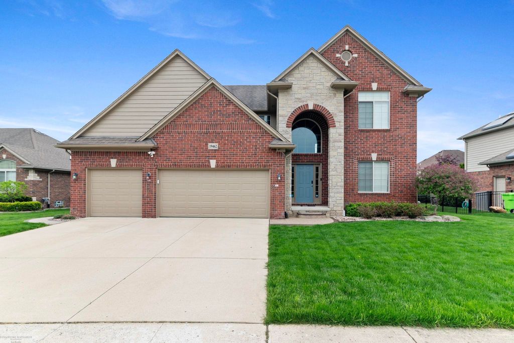 19462 Elkhound Road, Macomb, MI 48044