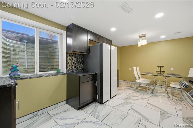 17482 Sunny Crest Drive, Brownstown, MI 48174