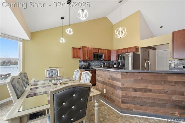 17482 Sunny Crest Drive, Brownstown, MI 48174