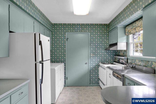 627 SW Ferry St, Albany, OR 97321