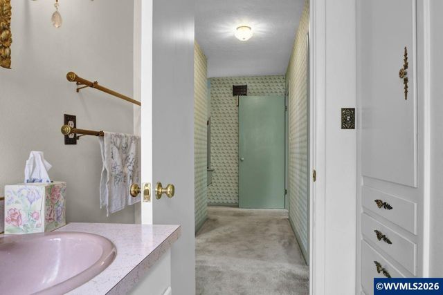 627 SW Ferry St, Albany, OR 97321