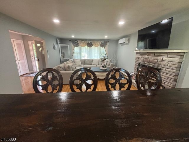 225 Sunnymead Rd, Hillsborough Twp., NJ 08844