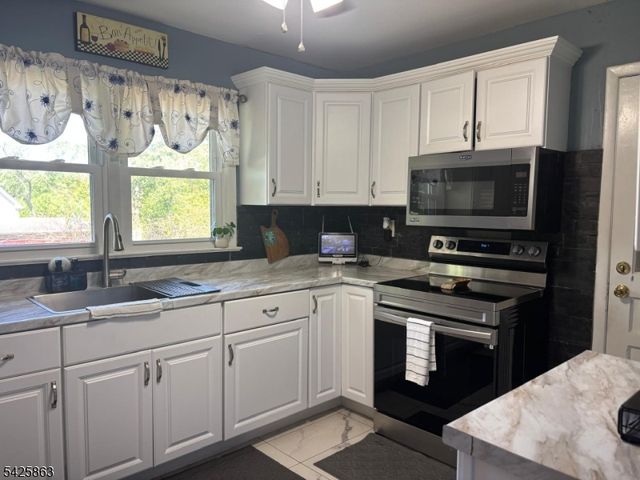 225 Sunnymead Rd, Hillsborough Twp., NJ 08844