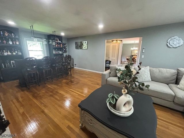 225 Sunnymead Rd, Hillsborough Twp., NJ 08844
