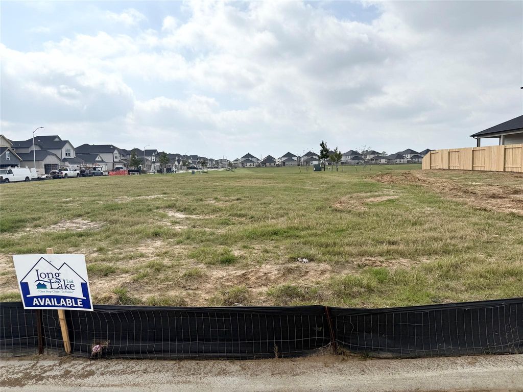 Image 2 of property listing at 18911 Baldcypress Basin Lane, Houston, TX 77084