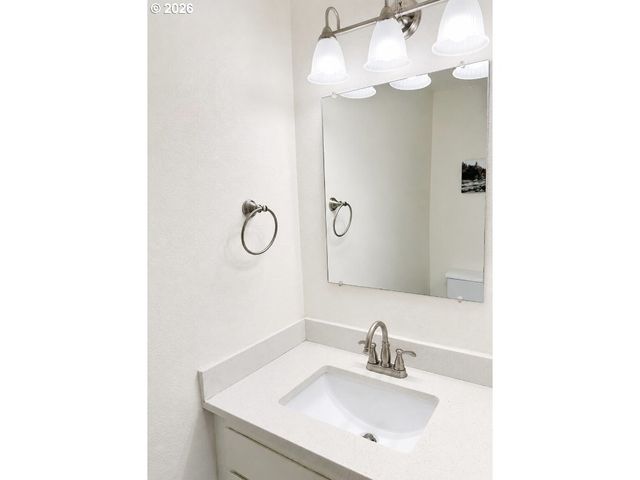 7408 S VIRGINIA Ave, Portland, OR 97219