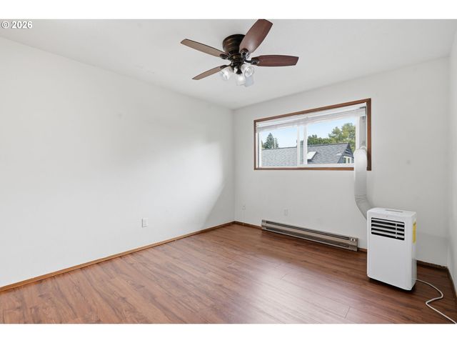 7408 S VIRGINIA Ave, Portland, OR 97219