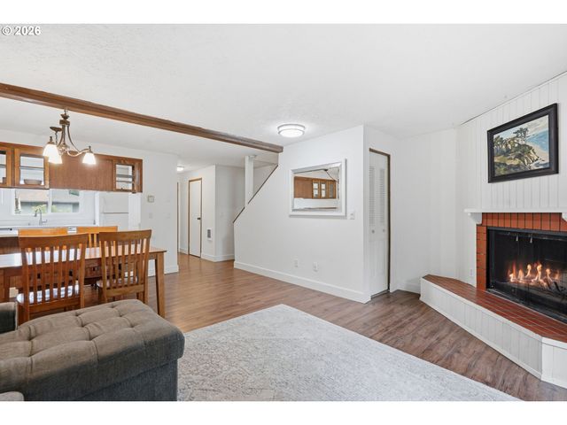 7408 S VIRGINIA Ave, Portland, OR 97219