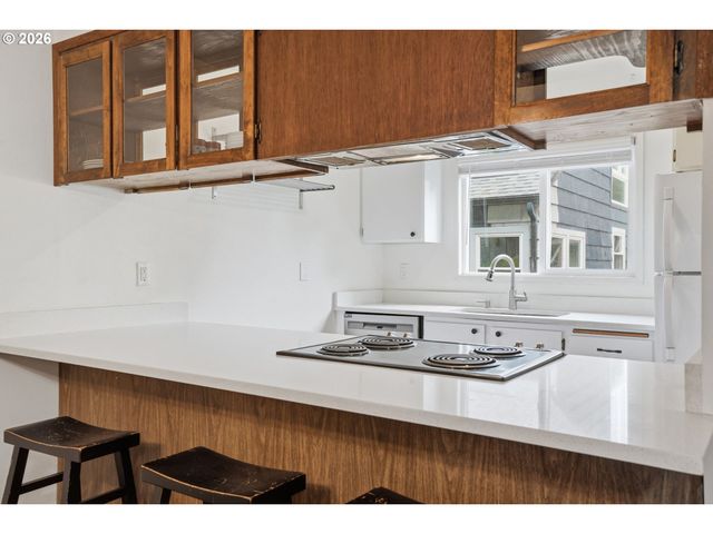 7408 S VIRGINIA Ave, Portland, OR 97219