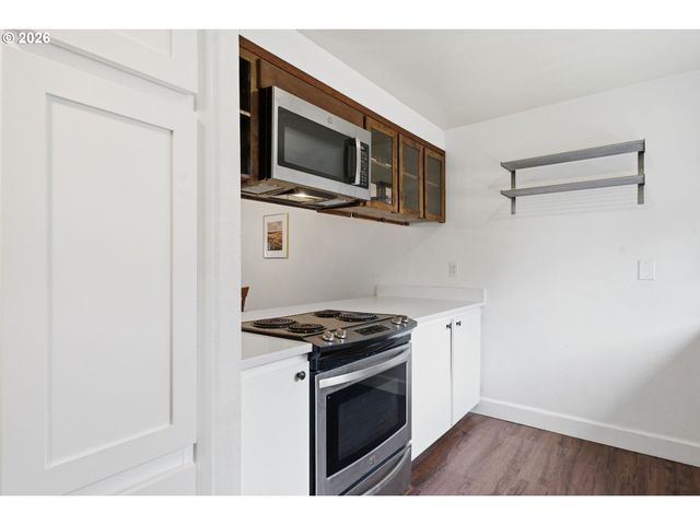 7408 S VIRGINIA Ave, Portland, OR 97219