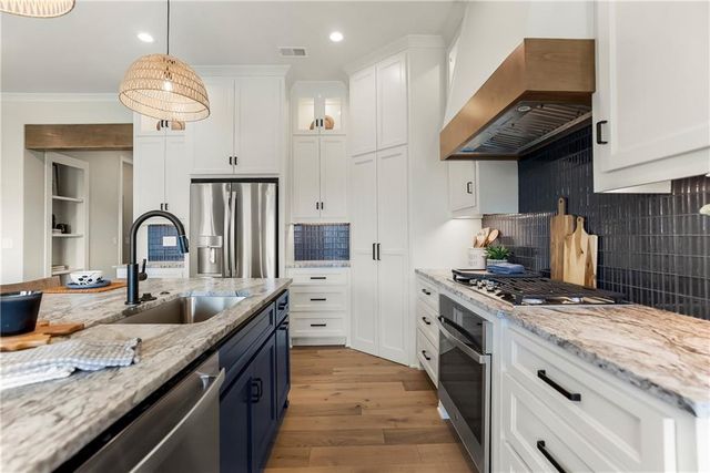 16972 S Cheshire Street, Olathe, KS 66062