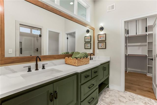 16972 S Cheshire Street, Olathe, KS 66062