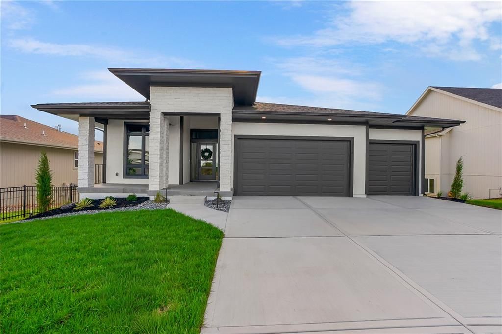 16972 S Cheshire Street, Olathe, KS 66062