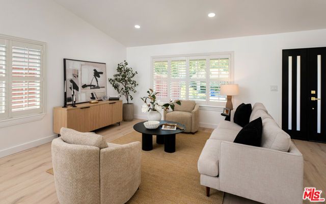 8334 Denise Lane, West Hills (los Angeles), CA 91304