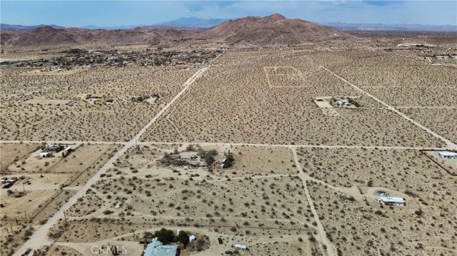 760 Carmel, Joshua Tree, CA 92252