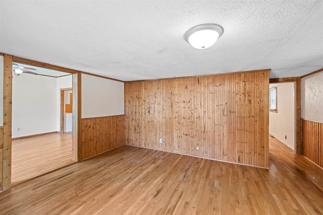 725 Argyle Ave, Minneapolis, KS 67467