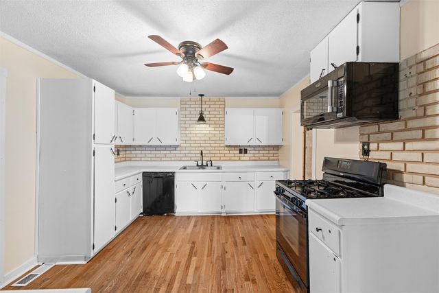 725 Argyle Ave, Minneapolis, KS 67467