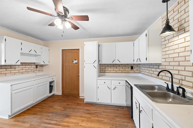 725 Argyle Ave, Minneapolis, KS 67467