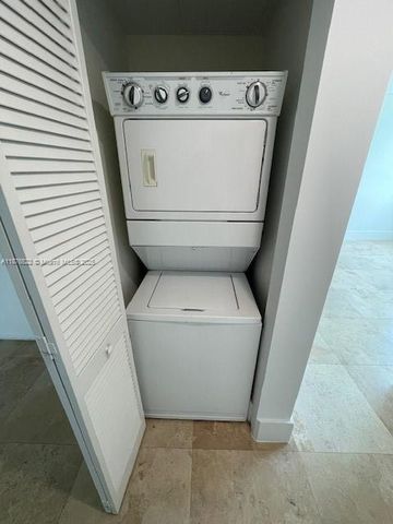 2681 N Flamingo Rd 1501S, Sunrise, FL 33323