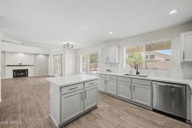724 W SANDRA Terrace, Phoenix, AZ 85023
