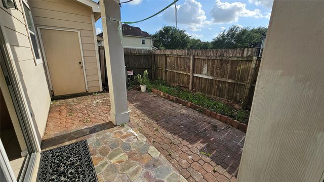 7918 Barnes Ridge Lane, Houston, TX 77072