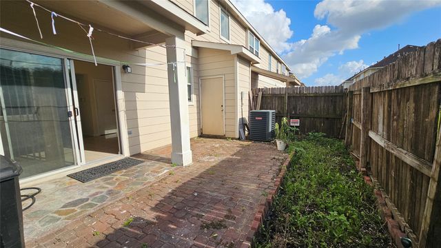 7918 Barnes Ridge Lane, Houston, TX 77072