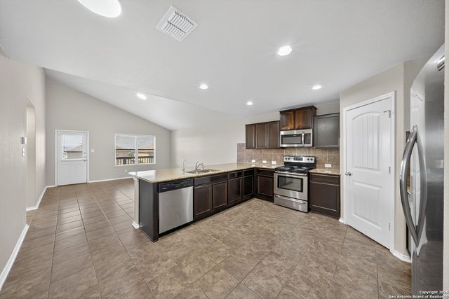 7110 PHOEBE VW, San Antonio, TX 78252