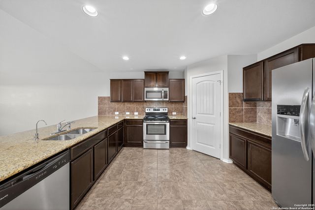 7110 PHOEBE VW, San Antonio, TX 78252