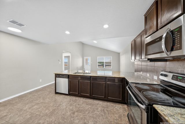 7110 PHOEBE VW, San Antonio, TX 78252