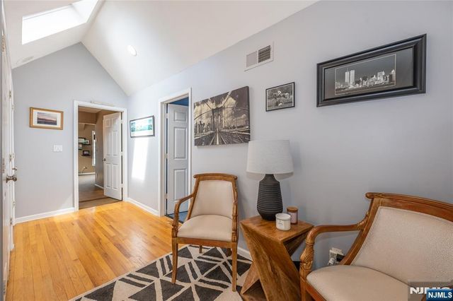 35 Turnberry Road, Little Falls, NJ 07424