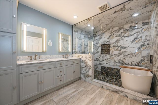 35 Turnberry Road, Little Falls, NJ 07424