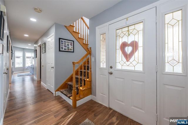 35 Turnberry Road, Little Falls, NJ 07424